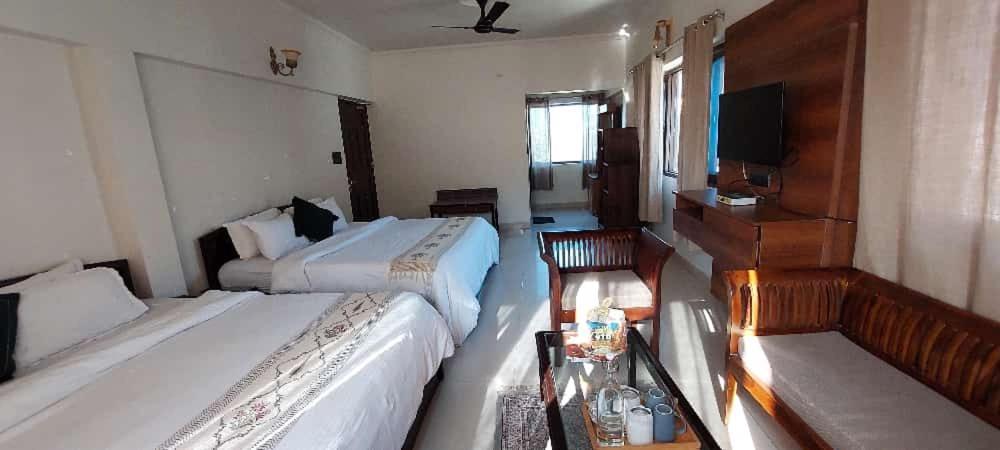 Alinda House Naukuchiatal By The Ghaur Hotel บีมตาล ภายนอก รูปภาพ