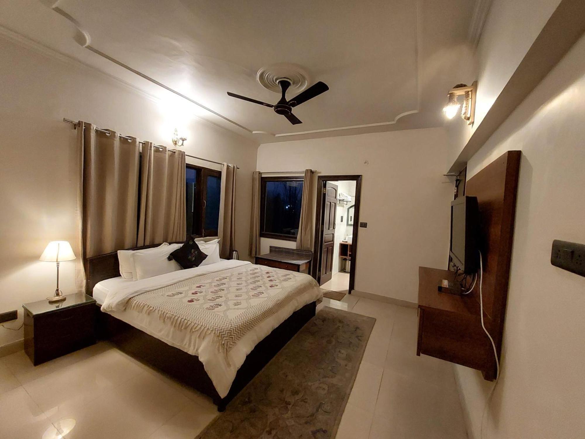 Alinda House Naukuchiatal By The Ghaur Hotel บีมตาล ภายนอก รูปภาพ